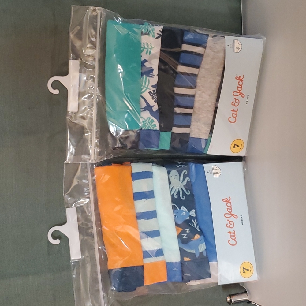 NIP 2 7pack Briefs Small (6/7)